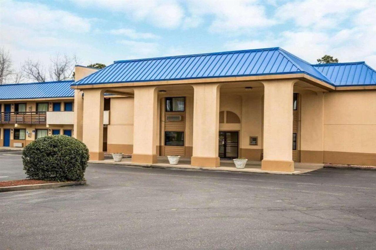Rodeway Inn & Suites Plymouth Hwy 64 Luaran gambar