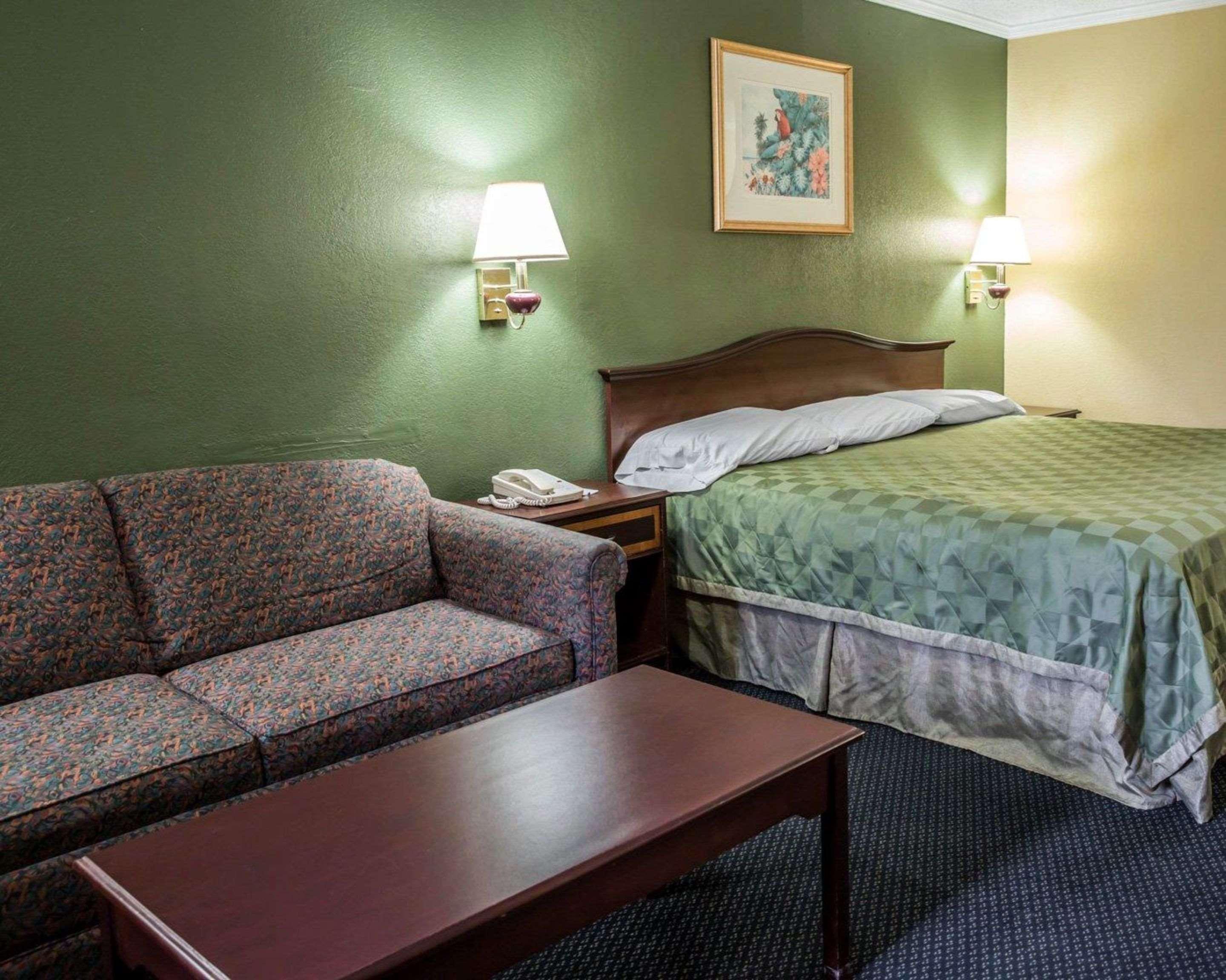 Rodeway Inn & Suites Plymouth Hwy 64 Luaran gambar