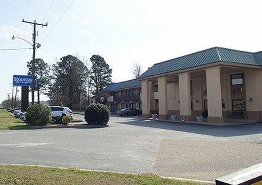 Rodeway Inn & Suites Plymouth Hwy 64 Luaran gambar