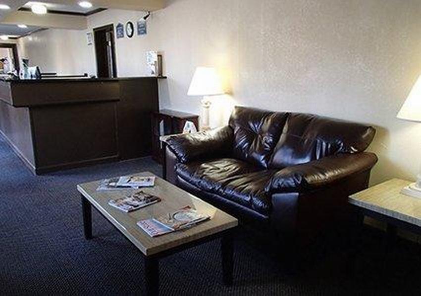 Rodeway Inn & Suites Plymouth Hwy 64 Luaran gambar