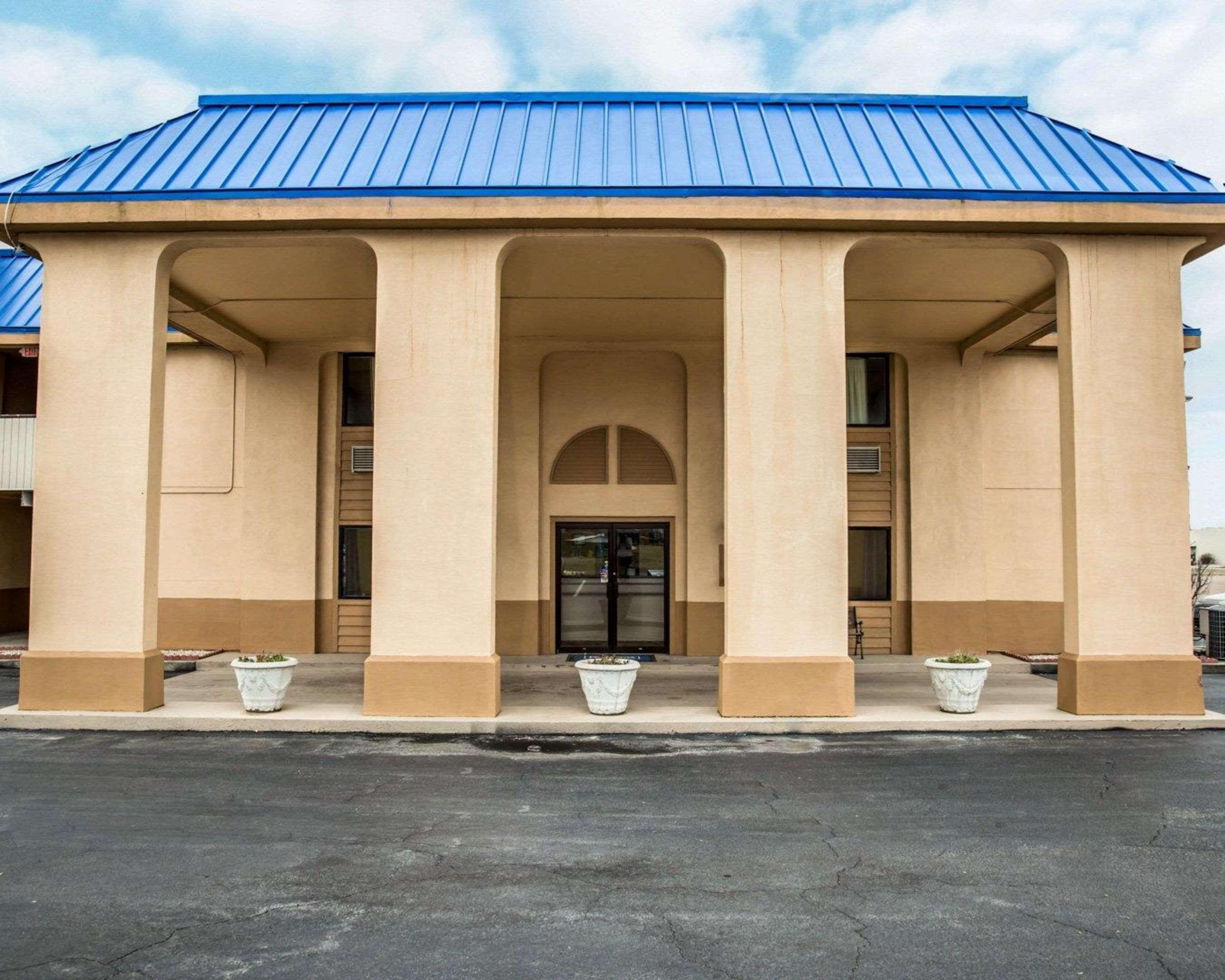 Rodeway Inn & Suites Plymouth Hwy 64 Luaran gambar