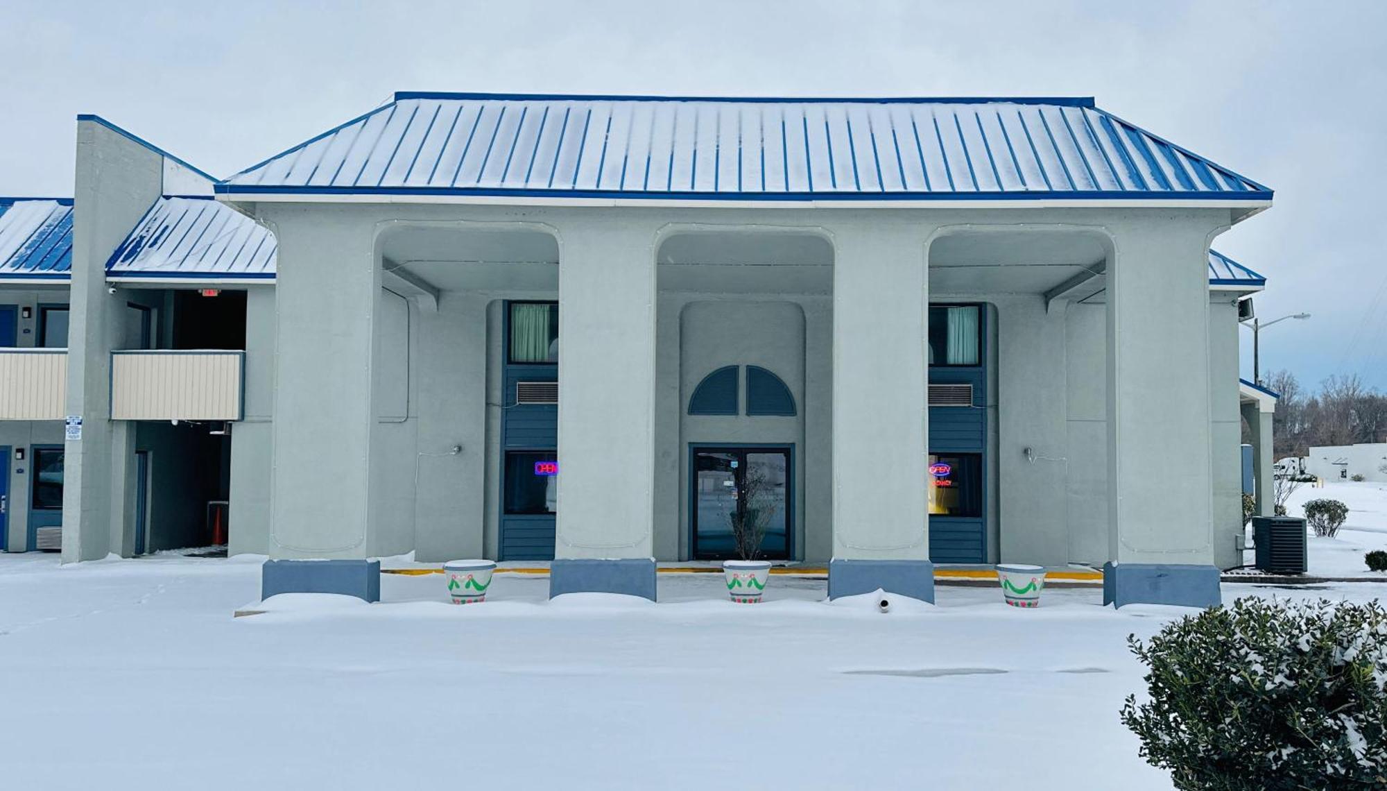 Rodeway Inn & Suites Plymouth Hwy 64 Luaran gambar
