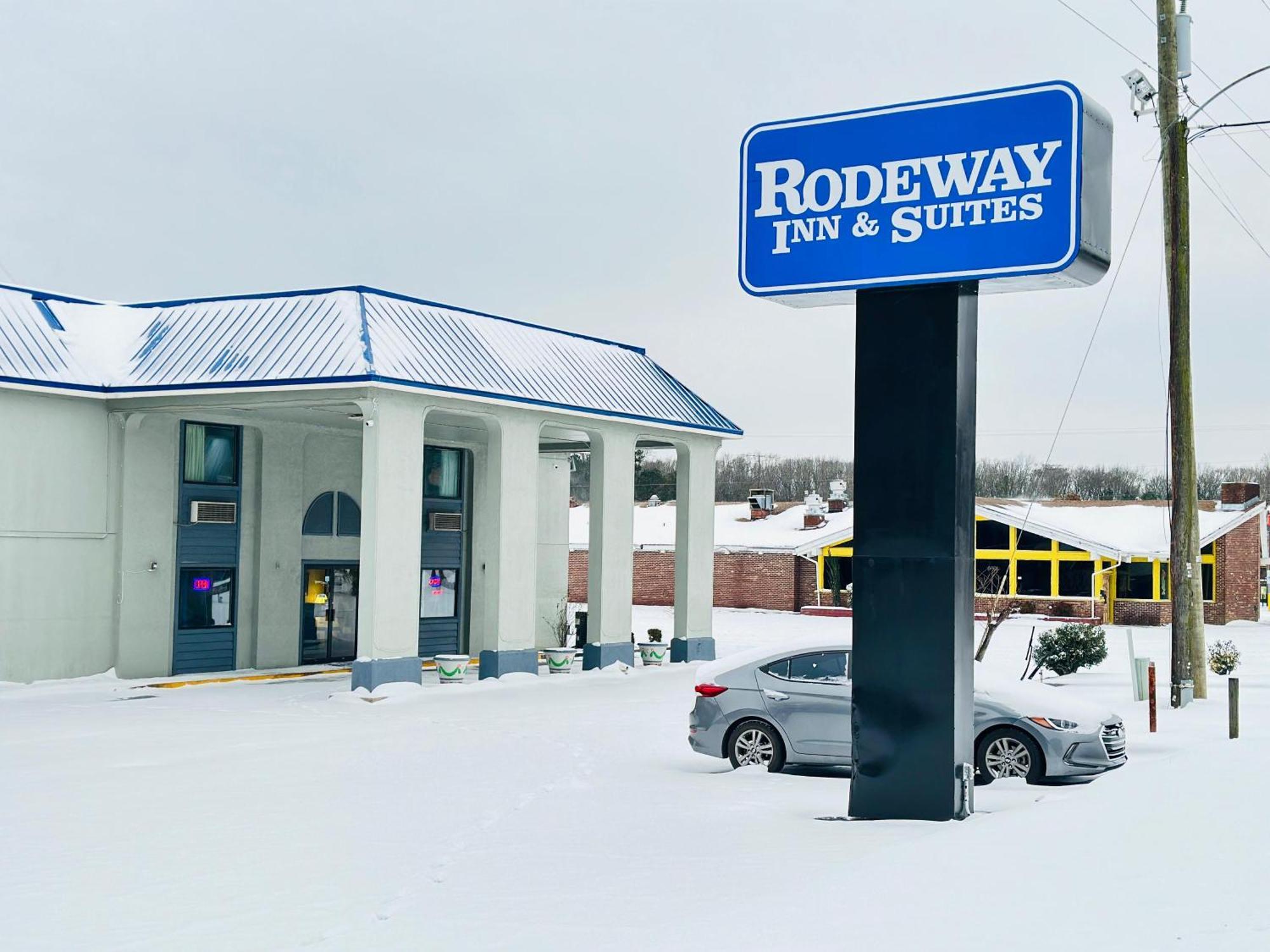 Rodeway Inn & Suites Plymouth Hwy 64 Luaran gambar