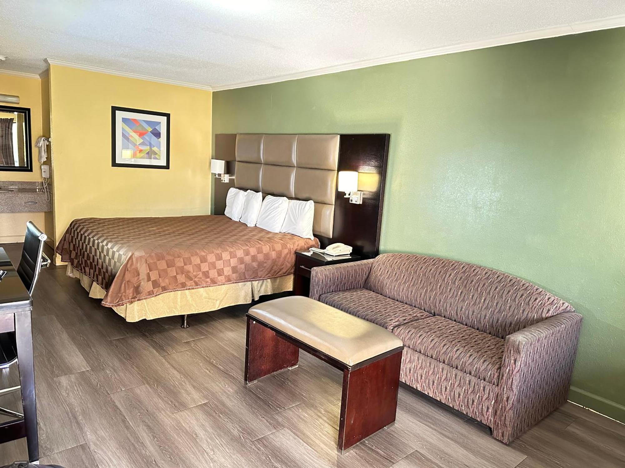 Rodeway Inn & Suites Plymouth Hwy 64 Luaran gambar