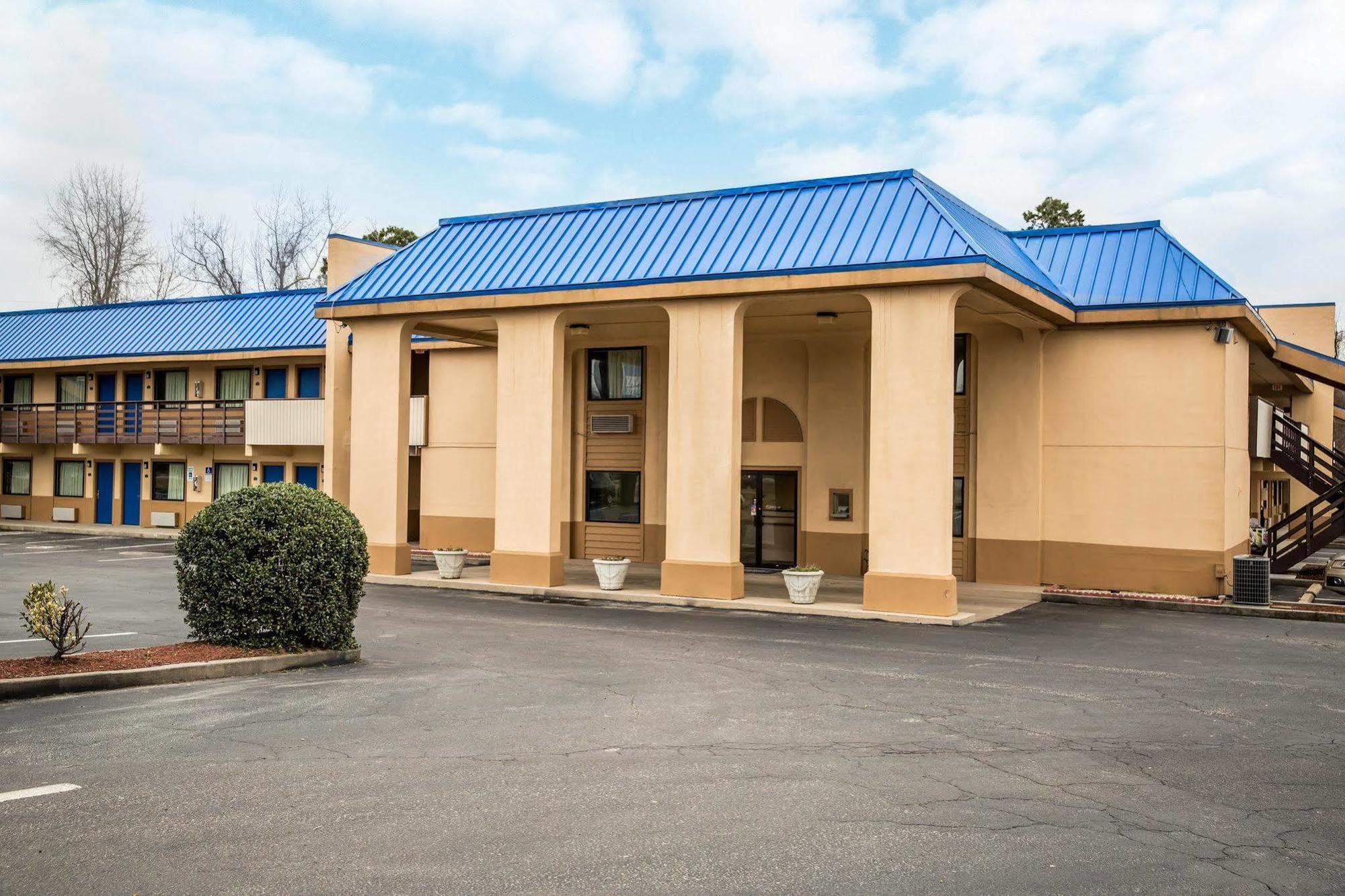 Rodeway Inn & Suites Plymouth Hwy 64 Luaran gambar